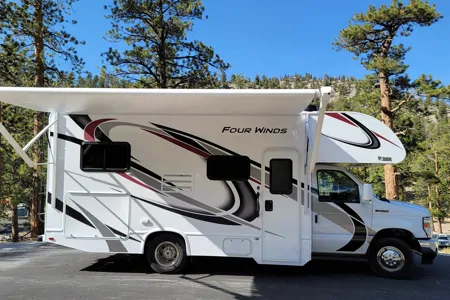 ALL-INCLUSIVE Brand New 2021 Thor Motor Coach Four Winds 22E Class C