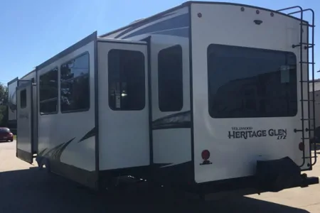 Rick 's Forest River Wildwood Heritage Glen LTZ  Fifth Wheel