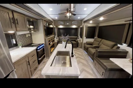 Rick 's Forest River Wildwood Heritage Glen LTZ  Fifth Wheel