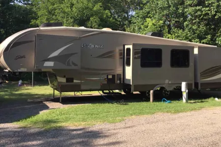 Thomas's Shasta Phoenix 35bh Fifth Wheel