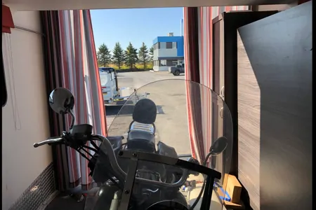 Class A Toyhauler 8 persons wheelchair access + garage for motorcycle, golfcart, ATV, 37 feet long