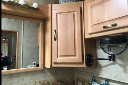 Class A Toyhauler 8 persons wheelchair access + garage for motorcycle, golfcart, ATV, 37 feet long