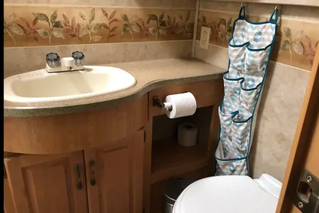 Class A Toyhauler 8 persons wheelchair access + garage for motorcycle, golfcart, ATV, 37 feet long