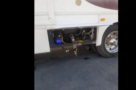 Class A Toyhauler 8 persons wheelchair access + garage for motorcycle, golfcart, ATV, 37 feet long