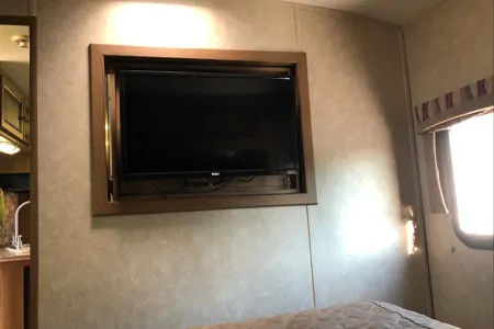 Stefan's Radiance  28QBHS Travel Trailer