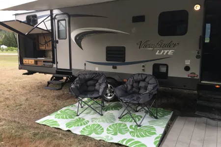 Christina's 2016 Cruiser Viewfinder lite Cruiser Travel Trailer