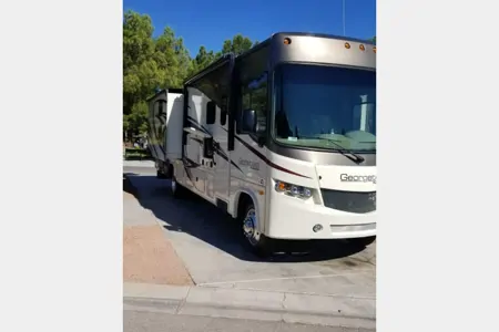 Clinton's Forest River Georgetown 364TS Class A