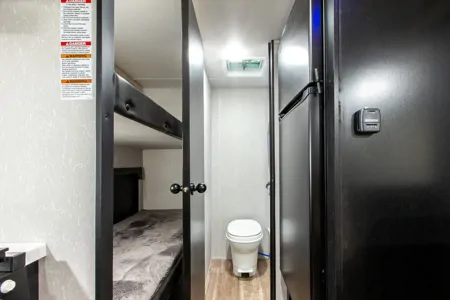 JEFF's Cherokee  Wolf Pup 17JG Travel Trailer