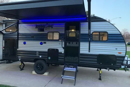 JEFF's Cherokee  Wolf Pup 17JG Travel Trailer