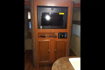 Forest River Wildwood 31KQBTS Travel Trailer