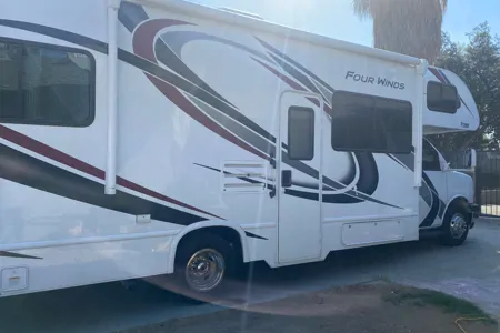 Yvette's Thor Motor Coach Four Winds Class C