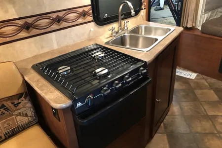 Dutchmen Kodiak Express 172 E Hybrid