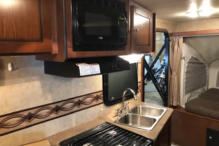 Dutchmen Kodiak Express 172 E Hybrid