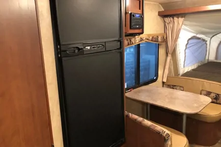 Dutchmen Kodiak Express 172 E Hybrid