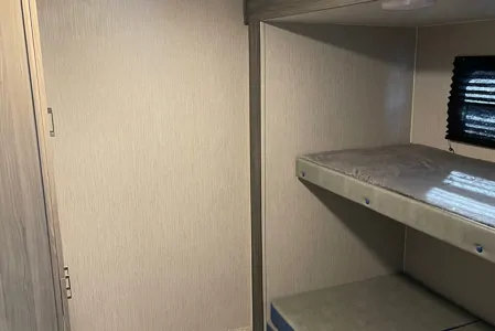 Coachmen Freedom Express