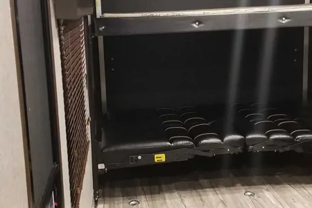 Shawn 's Forest River Wolfpack 24pack14  Toy Hauler