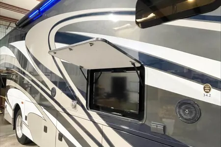 Michael's Thor Motor Coach Miramar 34.2 Class A