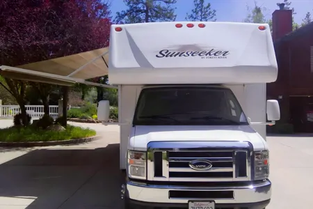 SUNSEEKER 25Ft. w/ 3 Slides - Rusty's RV Adventure