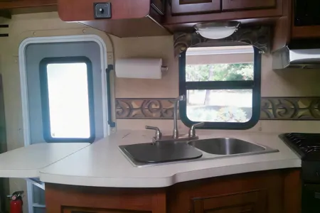 SUNSEEKER 25Ft. w/ 3 Slides - Rusty's RV Adventure