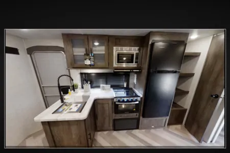 *The Comfy* 2021 Forest River RV Salem: Sleeps 10
