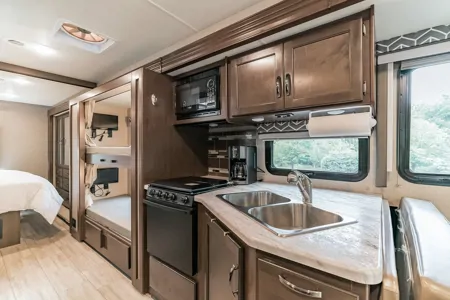 RV Goldie Thor Motor Coach Freedom Elite Class A