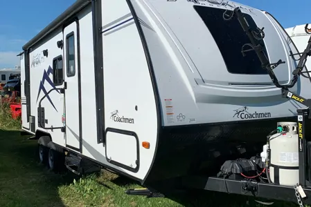 Coachmen Apex Arctic