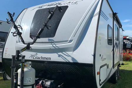 Coachmen Apex Arctic