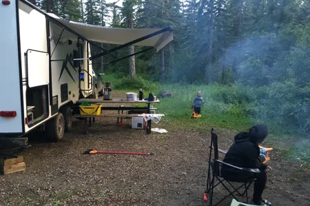 Coachmen Apex Arctic