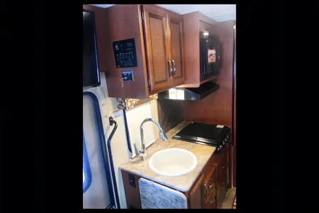 “Getaway”  2016 Thor Axis 24.1 Class A crossover to Class C