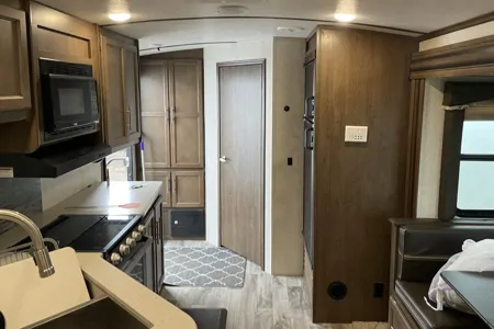 Tom and Christine's Keystone  Cougar Travel Trailer