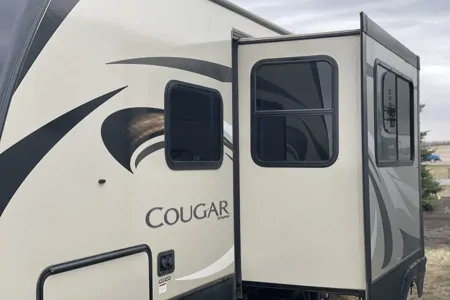 Tom and Christine's Keystone  Cougar Travel Trailer