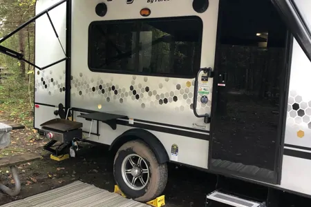 "Couples Retreat" R-Pod 192 Travel Trailer