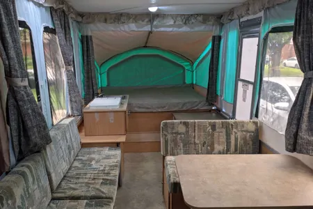Cozy, equipped Viking 2107 epic Tent Trailer