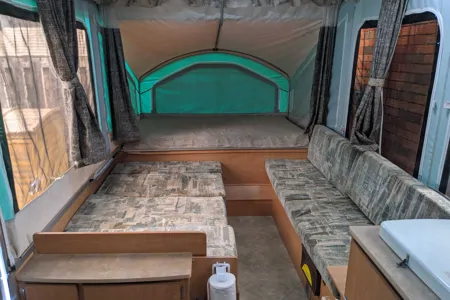 Cozy, equipped Viking 2107 epic Tent Trailer