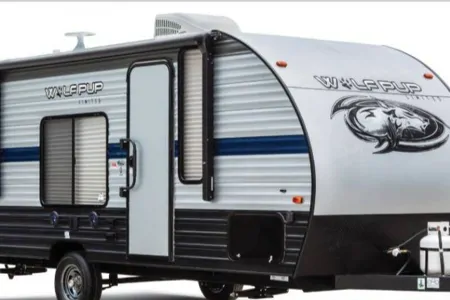 2021 Tow Hauler Wolf Pup ! Patio Gate, Solar Panel