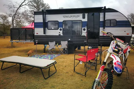 2021 Tow Hauler Wolf Pup ! Patio Gate, Solar Panel