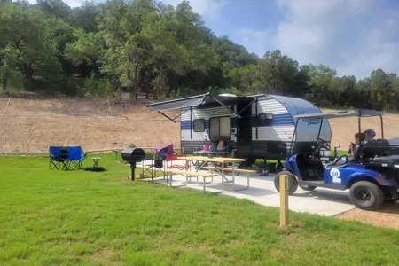 2021 Tow Hauler Wolf Pup ! Patio Gate, Solar Panel