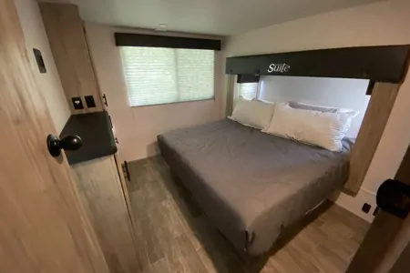Crain - Cherokee Arctic Wolf 3990 Fifth Wheel