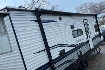 Jay & Cait’s Springdale 27BH Travel Trailer