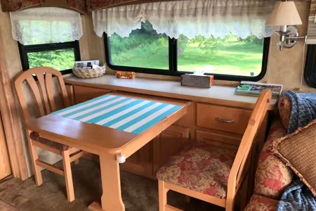 Julie Les 4 saisons de Julie - Julie's 4 seasons au Saguenay