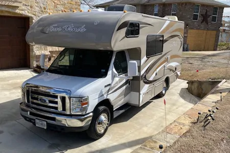 Chuck and Tammy’s Four Winds 22E Class C