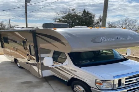 Chuck and Tammy’s Four Winds 22E Class C