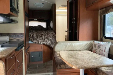 Chuck and Tammy’s Four Winds 22E Class C