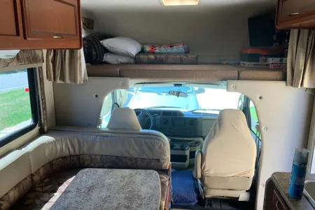 Chuck and Tammy’s Four Winds 22E Class C