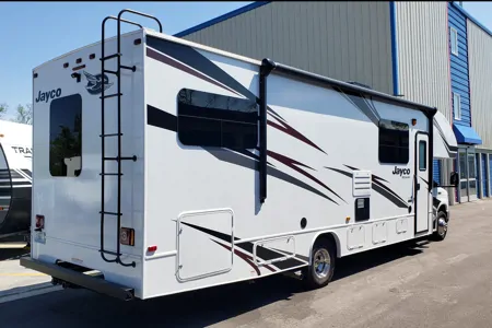 "Adventure Seeker" Sleeps Up to 10.  125 Miles Included!