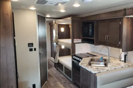 "Adventure Seeker" Sleeps Up to 10.  125 Miles Included!