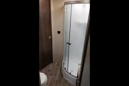 "Adventure Seeker" Sleeps Up to 10.  125 Miles Included!