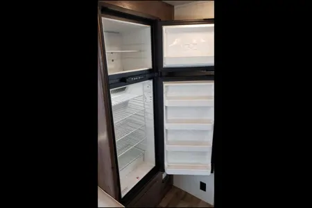 "Adventure Seeker" Sleeps Up to 10.  125 Miles Included!