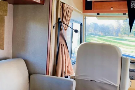 Fun Trip RV Winnebago Vista Class A