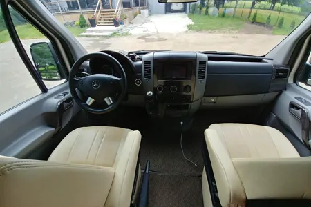 Andrew's Roadtrek SS Agile